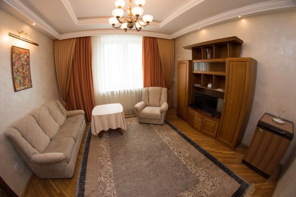 Hotel Vesta Брест Екстер'єр фото