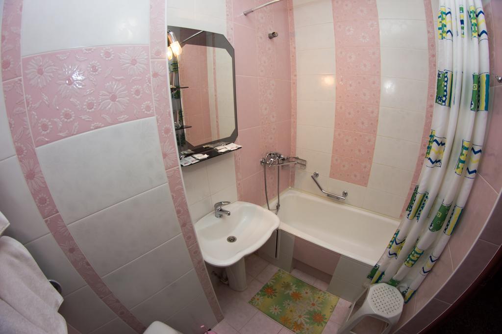 Hotel Vesta Брест Екстер'єр фото