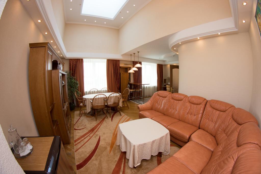 Hotel Vesta Брест Екстер'єр фото