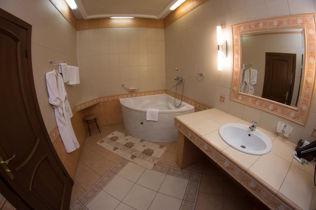 Hotel Vesta Брест Екстер'єр фото